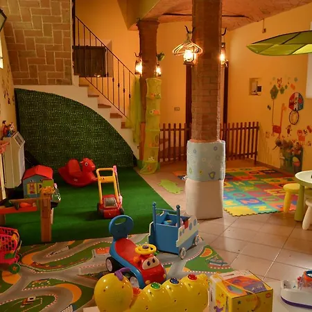 לינה וארוחת בוקר Santa Rita מודנה